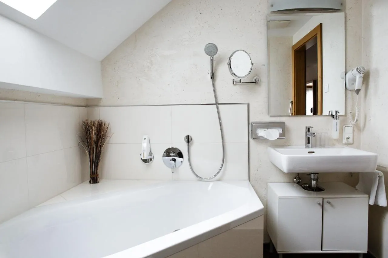 Hotel Kapeller Innsbruck 3*,  Austria